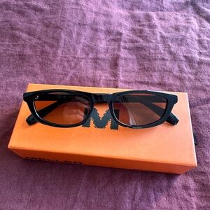 Black Cat-Eye Sunglasses for Women - Luxury Style